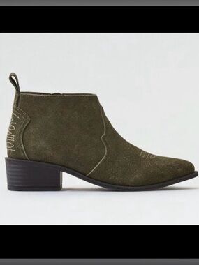 American Eagle Women’s Western Cowboy Leather Olive Green Bootie Size 6.5 NEW
